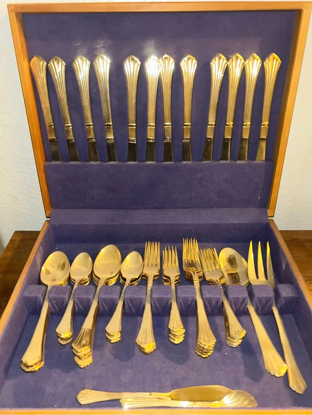 Vintage Gold-Tone Flatware Set - Elegant Home Dining Cutlery